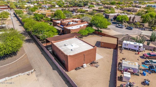 2324 E LA VERNA Way, Phoenix, AZ 85086