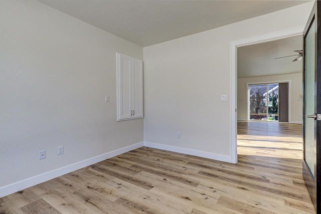 5010 W WOODS CREEK LANE, Appleton, WI 54913