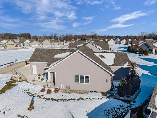 5010 W WOODS CREEK LANE, Appleton, WI 54913