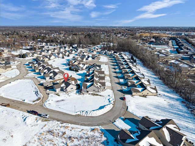 5010 W WOODS CREEK LANE, Appleton, WI 54913