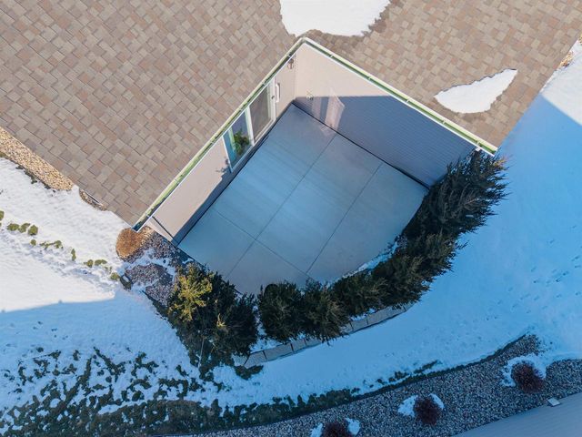 5010 W WOODS CREEK LANE, Appleton, WI 54913