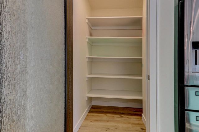 5010 W WOODS CREEK LANE, Appleton, WI 54913