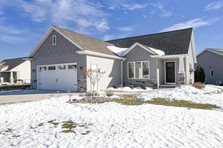 5010 W WOODS CREEK LANE, Appleton, WI 54913