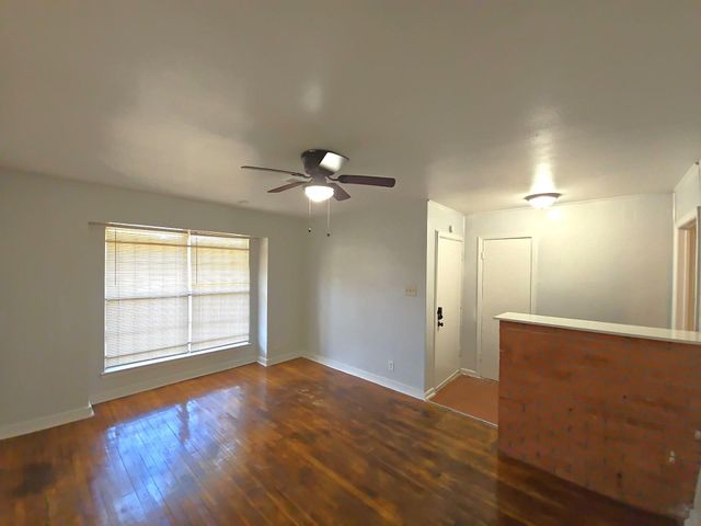 4203 Wuthering Heights Drive, Houston, TX 77045