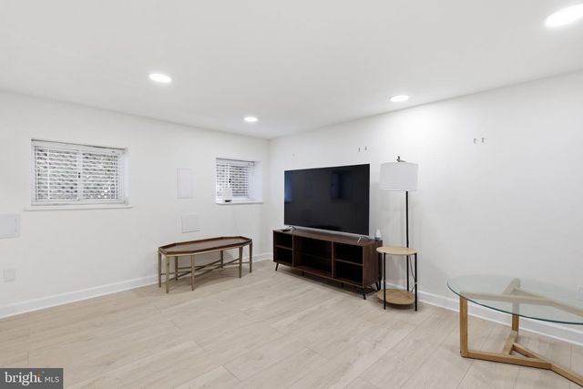 519 QUINCY ST NW, Washington, DC 20011