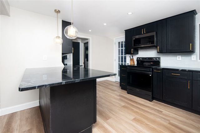 123 Lockhaven Road, Warwick, RI 02889