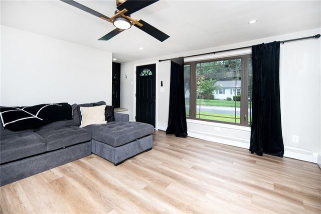 123 Lockhaven Road, Warwick, RI 02889