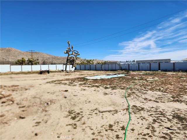 7248 Scarvan Road, Yucca Valley, CA 92284