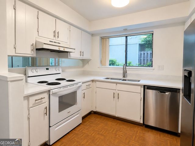 6390 Hawthorne Terrace, Peachtree Corners, GA 30092