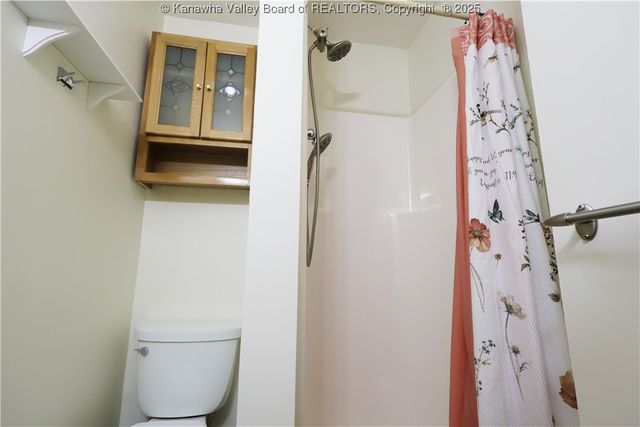 1005 Dupont Avenue, Nitro, WV 25143