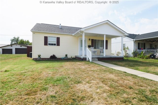 1005 Dupont Avenue, Nitro, WV 25143