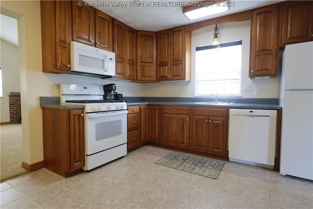 1005 Dupont Avenue, Nitro, WV 25143