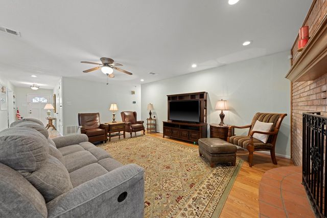 220 Spanish Oak Lane, Kerrville, TX 78028