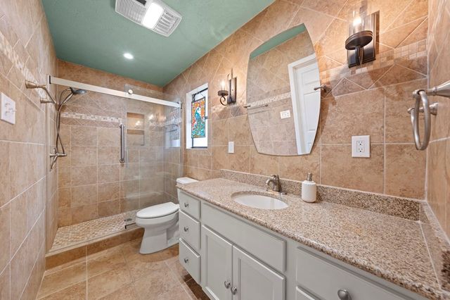 220 Spanish Oak Lane, Kerrville, TX 78028