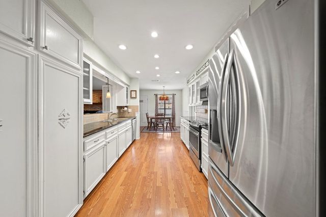 220 Spanish Oak Lane, Kerrville, TX 78028