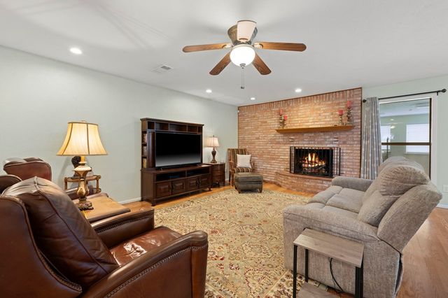 220 Spanish Oak Lane, Kerrville, TX 78028