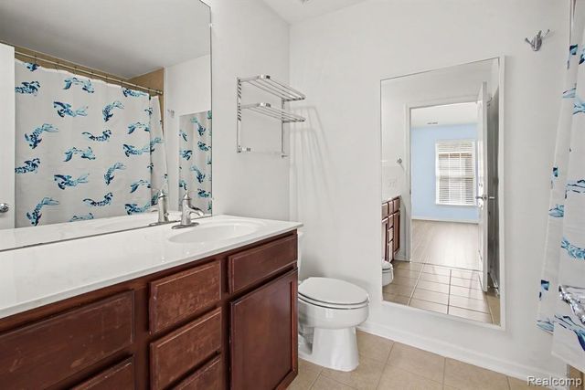 27909 Hopkins Drive, Novi, MI 48377