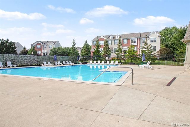 27909 Hopkins Drive, Novi, MI 48377