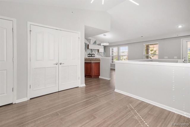 27909 Hopkins Drive, Novi, MI 48377