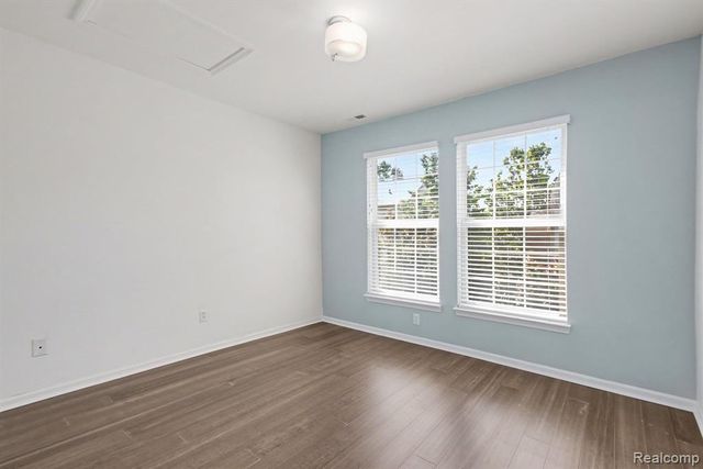 27909 Hopkins Drive, Novi, MI 48377