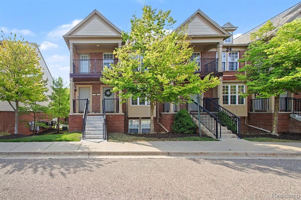 27909 Hopkins Drive, Novi, MI 48377