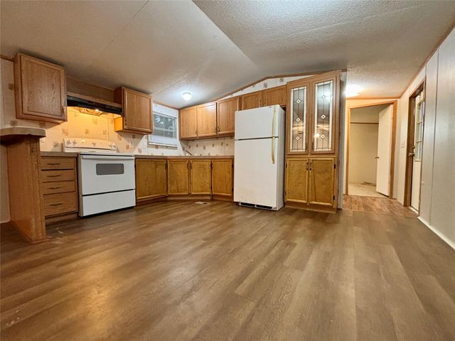 13295 Pecan Tree Drive, Willis, TX 77318