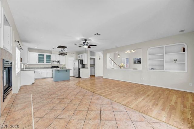8963 Crystal Lagoon Court, Las Vegas, NV 89147