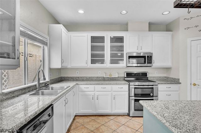 8963 Crystal Lagoon Court, Las Vegas, NV 89147