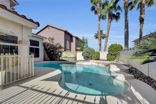8963 Crystal Lagoon Court, Las Vegas, NV 89147