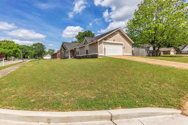 4204 SHADOWFALL DR, Memphis, TN 38141