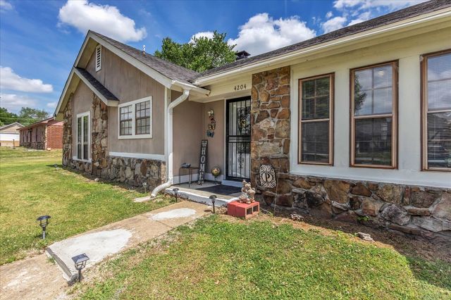 4204 SHADOWFALL DR, Memphis, TN 38141