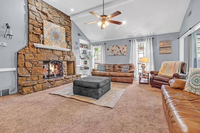 4204 SHADOWFALL DR, Memphis, TN 38141