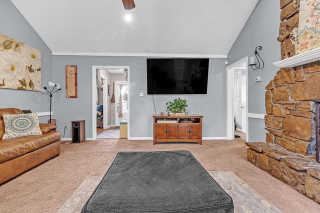 4204 SHADOWFALL DR, Memphis, TN 38141