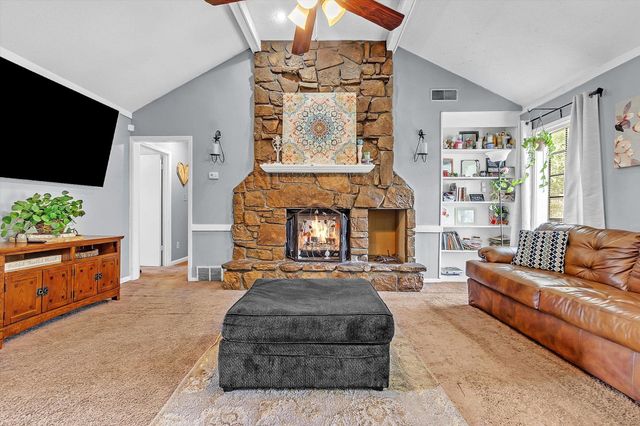 4204 SHADOWFALL DR, Memphis, TN 38141