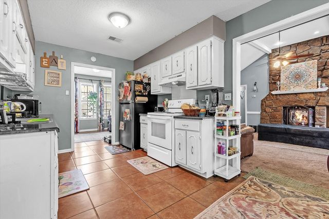 4204 SHADOWFALL DR, Memphis, TN 38141