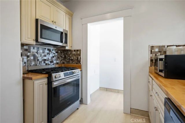 1251 N Commonwealth, Los Angeles, CA 90029