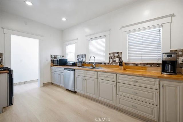 1251 N Commonwealth, Los Angeles, CA 90029