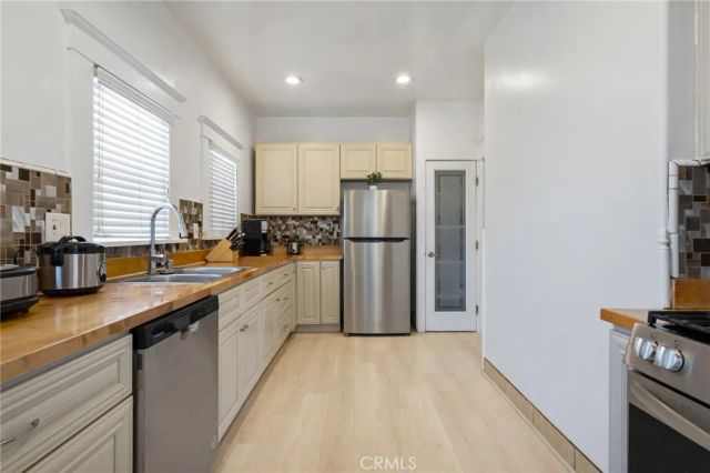 1251 N Commonwealth, Los Angeles, CA 90029