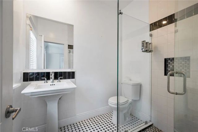 1251 N Commonwealth, Los Angeles, CA 90029