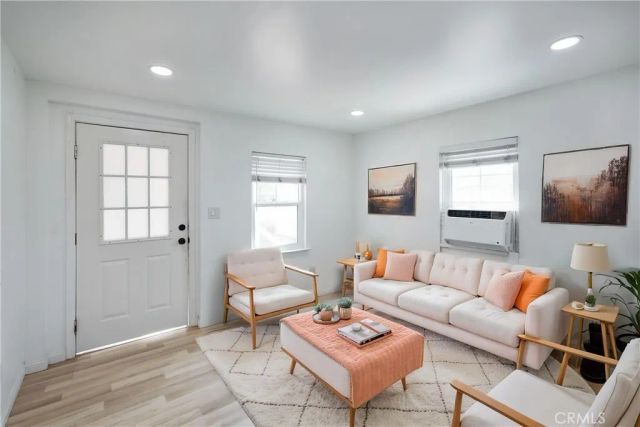 1251 N Commonwealth, Los Angeles, CA 90029