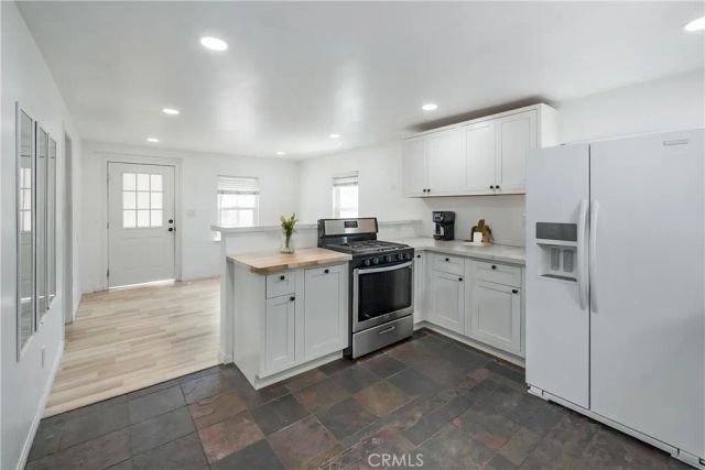 1251 N Commonwealth, Los Angeles, CA 90029