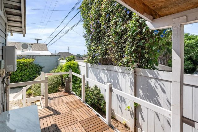 1251 N Commonwealth, Los Angeles, CA 90029