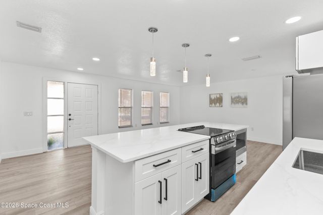 726 Cleaves Street SE, Palm Bay, FL 32909