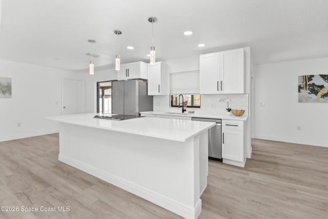 726 Cleaves Street SE, Palm Bay, FL 32909