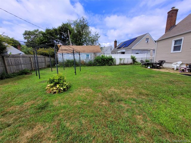 44 Circle Drive, Hempstead, NY 11550