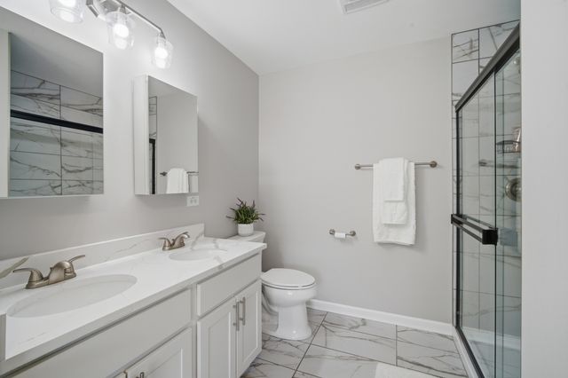 221 Stafford Drive, Mundelein, IL 60060