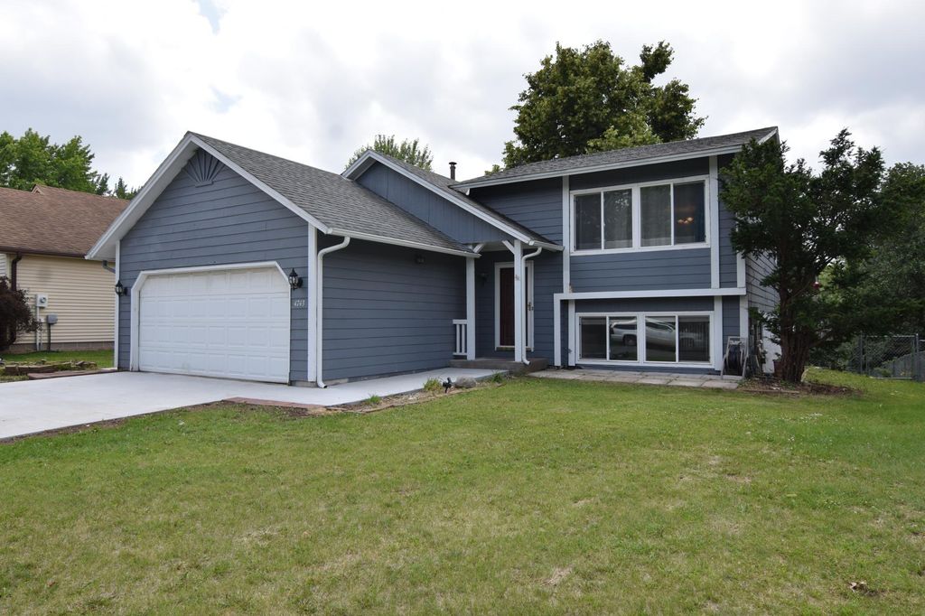 4743 Ridgewind Trail, Eagan, MN 55122