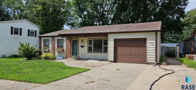 336 21st Ave S Avenue S, Brookings, SD 57006