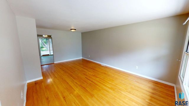 336 21st Ave S Avenue S, Brookings, SD 57006