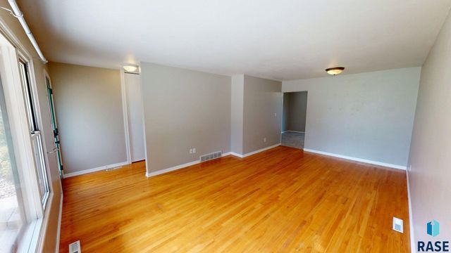 336 21st Ave S Avenue S, Brookings, SD 57006